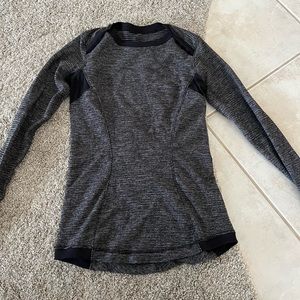 Lululemon long sleeve shirt size 6